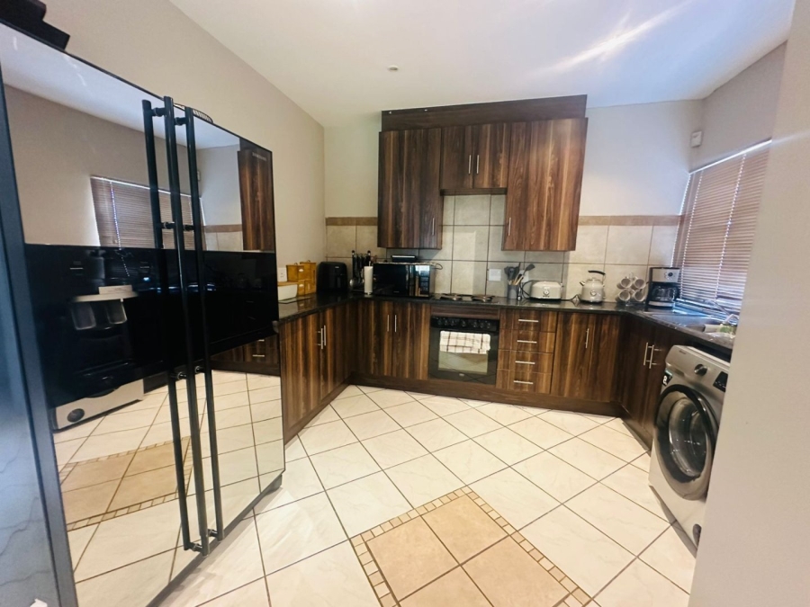 3 Bedroom Property for Sale in Gateway Manor North West